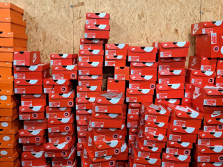 Buty sportowe - Łącznie 583 pary obuwia sportowego Nike oraz Converse