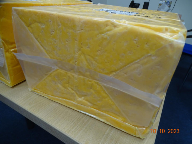 Ser Cheddar - (400 bloków sera po 20 kg)