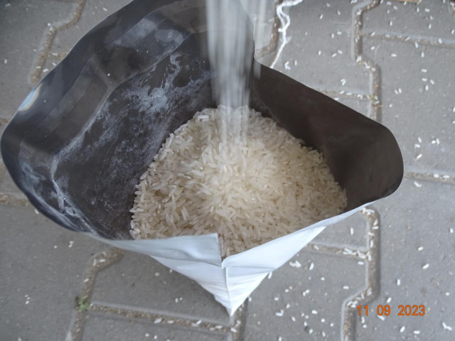 Ryż - 25000kg / 500 worków - uszkodzenie ładunku